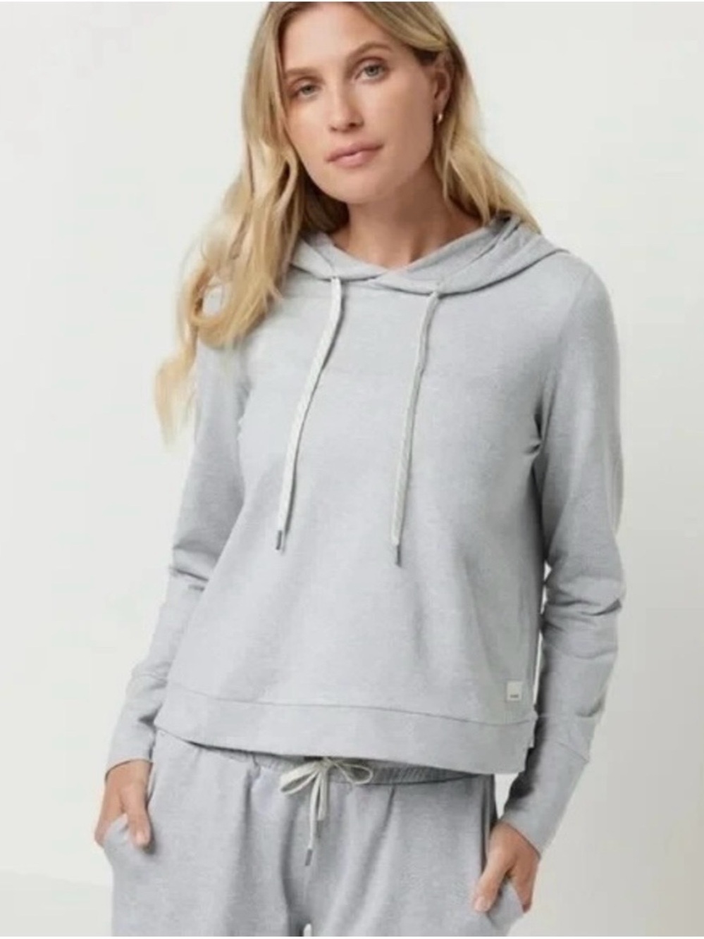 Vuori halo essential hoodie